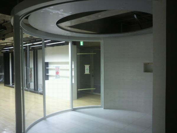 Ｒ形状建具　サークルブース　上吊式